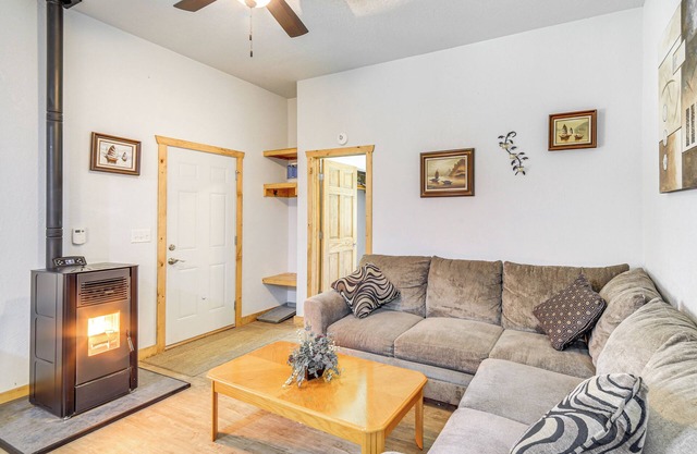 Townsend Cottage on UTV & Snowmobile Trail!
