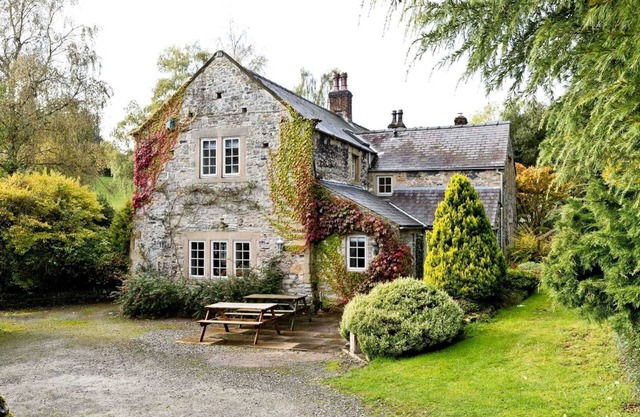 Traditional 5 bedroom stone built farmhouse, near Monsal Trail and Bakewell.