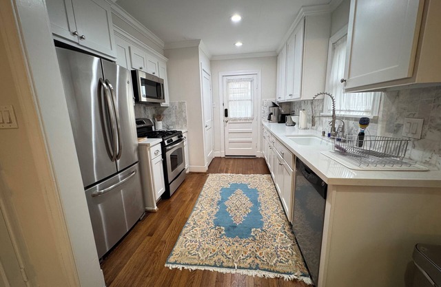 Tranquil 2-bedroom house in vibrant Houston with WiFi, AC