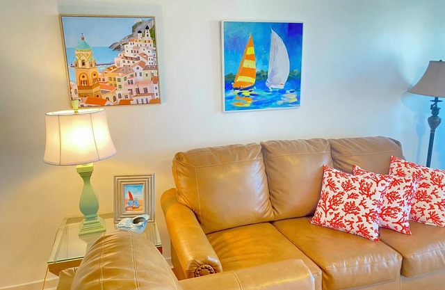 Tranquil 2-bedroom bungalow in St. Augustine with AC/Pool View