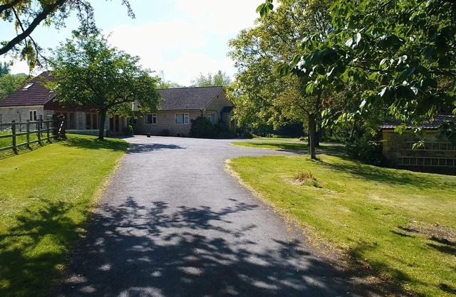 Tranquil, converted barn annex, spectacular gardens