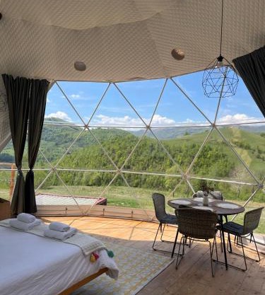 Tranquil Dome - Manta's Retreat Glamping Cornereva