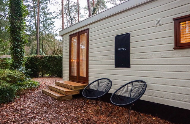 Tranquil forest chalet by pond in Veluwe, pet-friendly & sleeps 4
