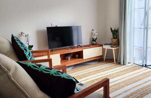 Tranquil Livingstone Escape - Stay Connected with WiFi and Backup Power