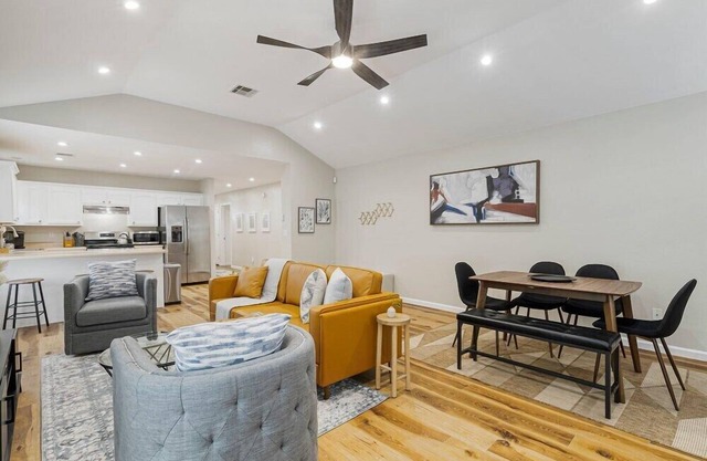 Tranquil TU Getaway! EXPO/Route 66/Cherry St -3bd