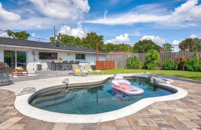 Tranquility by Mayo w/Heated Pool Mins to Beach