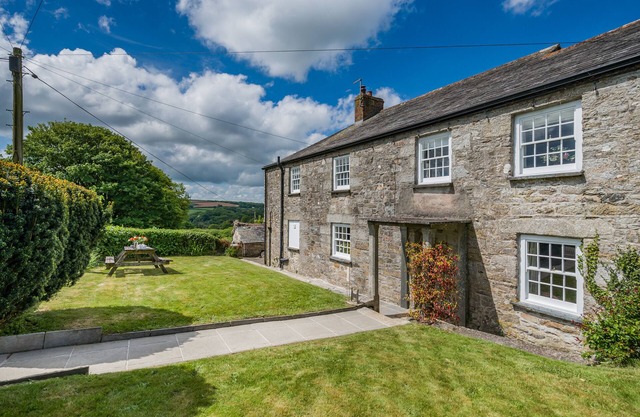 Tregenna Farmhouse - Five Bedroom House, Sleeps 9