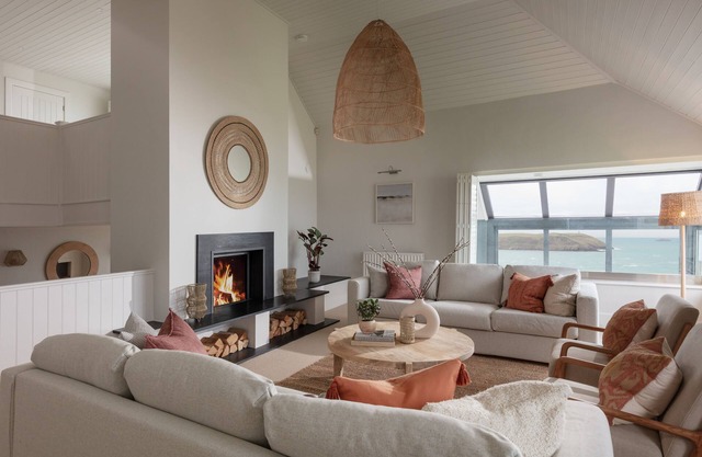 Tregirls - Polzeath - ocean view, cliff top property sleeping 10