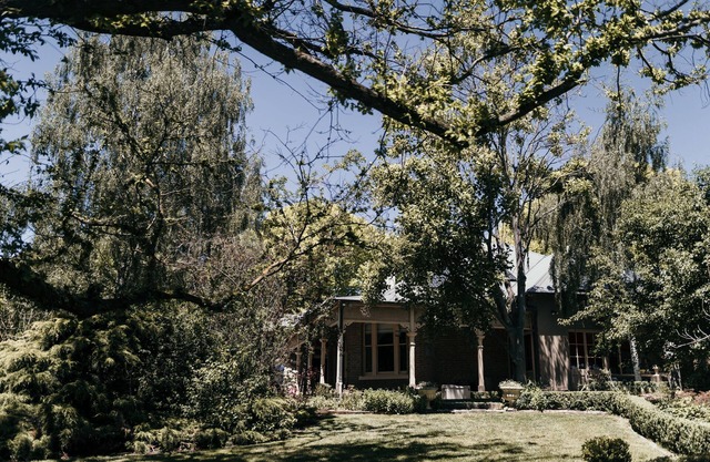 Tremearne Homesteadn4 acre gardenn400 acre farmn