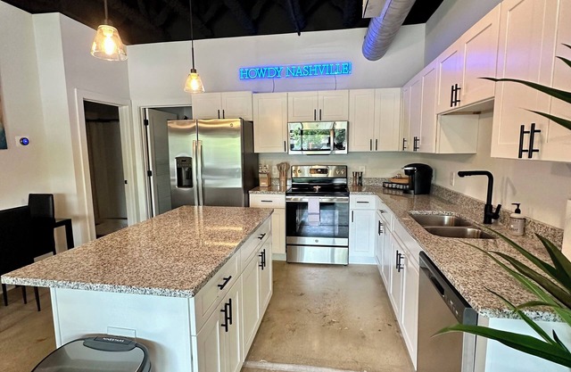Tremendous 1-bedroom condo in Nashville located 5 mins from BNA