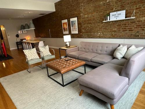 Trendy Wicker Park Loft with Parking