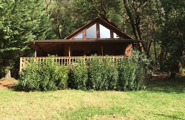 Trinity River Cabin, Willow Creek