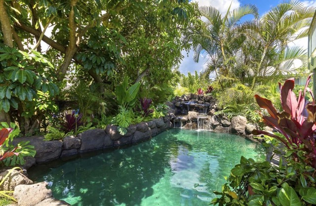 Tropical Waimanalo Home