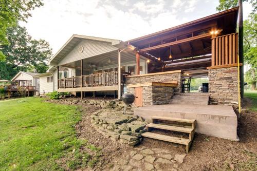 TroutFest Anglers Retreat on White River with Deck