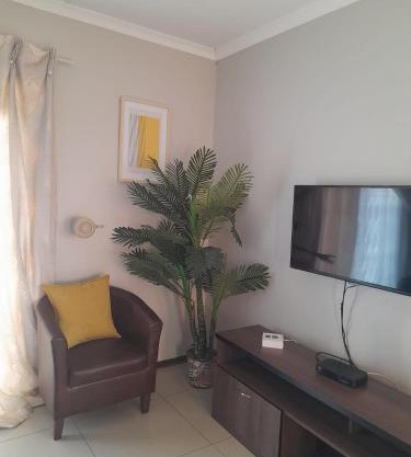 Tumi's Home away- 3 Bedroom