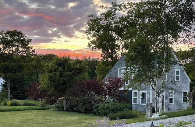 Twin Ponds Waterfront Guest house