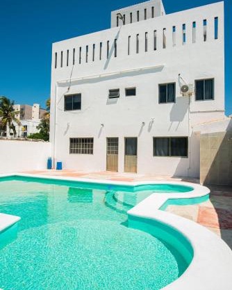 Twin villas for large groups, 1 block from beach