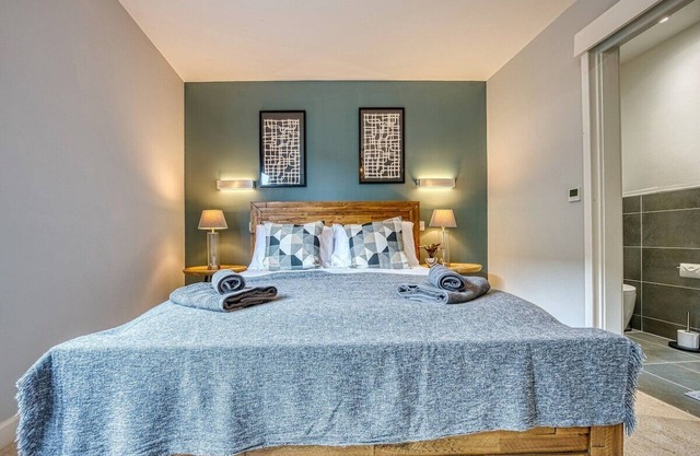 Two Bed Room City Apartment Southampton near Ocean Village, Sleeps 6