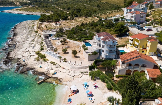 Two bedroom apartment near beach Zečevo Rtić, Rogoznica (A-8366-d)