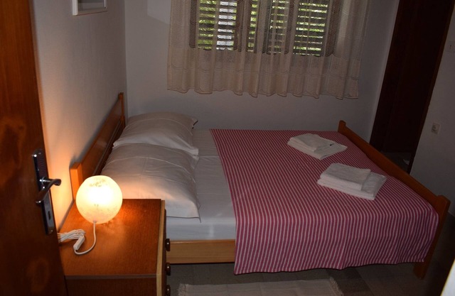 Two bedroom apartment near beach Lovište, Pelješac (A-262-a)