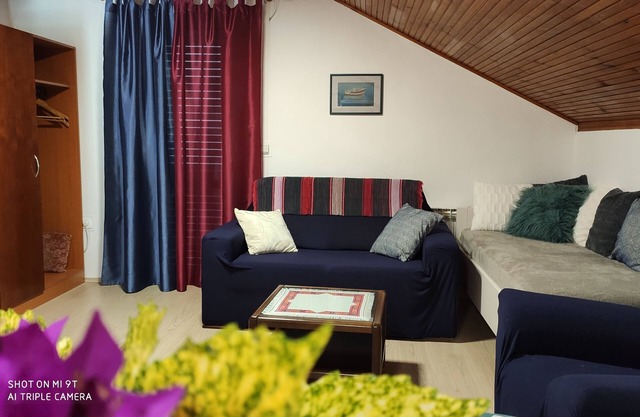 Two bedroom apartment with balcony and sea view Plat, Dubrovnik (A-2136-b)