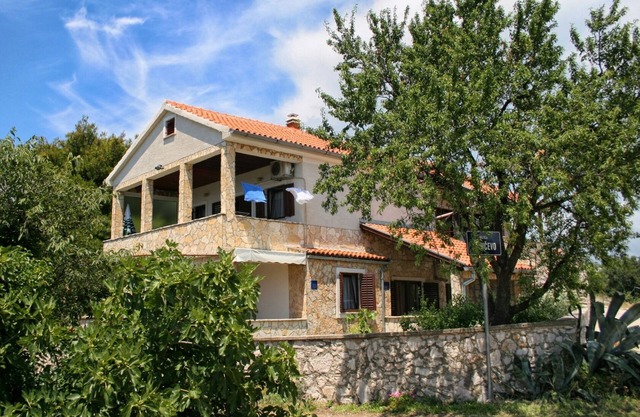 Holiday Murter Ort Persons Bedrooms 
