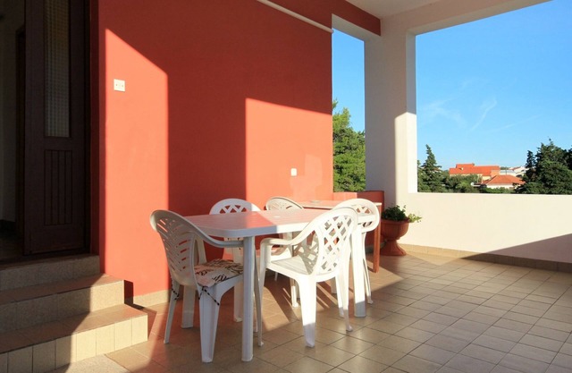 Two bedroom apartment with terrace Ugljan (A-830-a)