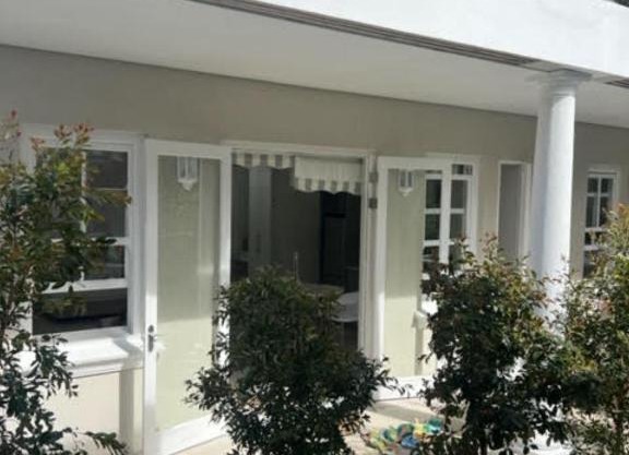 Two on Milner - OAK TREE COTTAGE - Stylish open-plan Guesthouse in Rondebosch