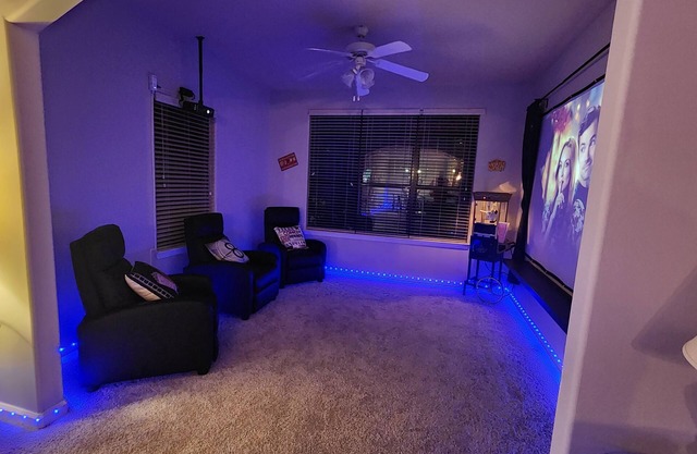 Two the MovienSpacious 2 BedroomnClose to everything! SLEEPS -7nInstant Booking