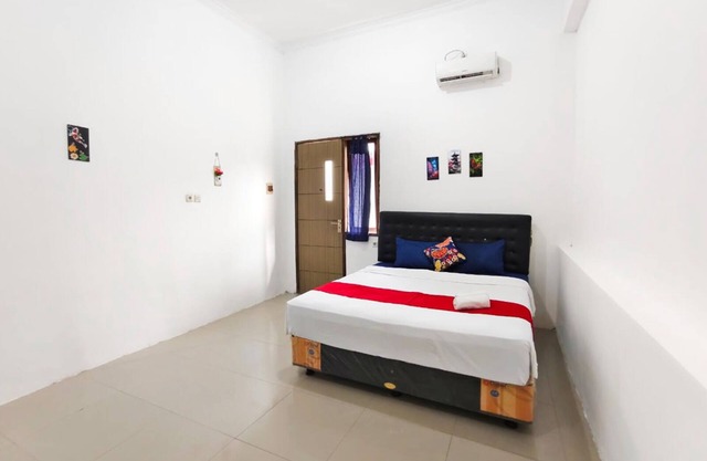 TwoSpaces Living at Bypass Homestay, Mojokerto