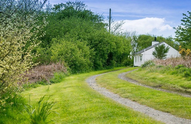 Tyn Llidiart - a remote that sleeps 3 guests in 2 bedrooms