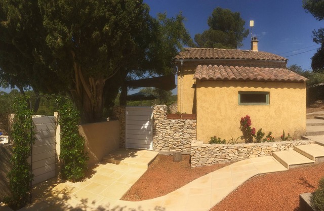 Typical house - Swimming pool - Quiet location Nîmes on foot