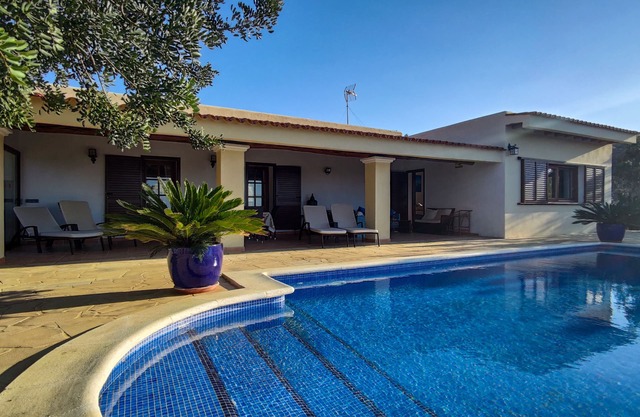 Typical Ibizan house, private pool, large spaces for enjoyment. Recommended