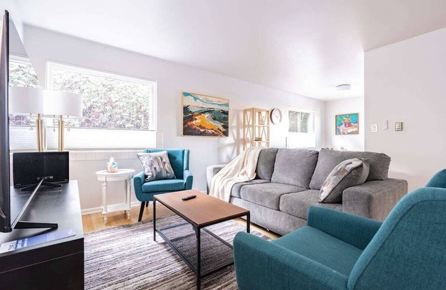 U District UW 2 Bedroom Suite