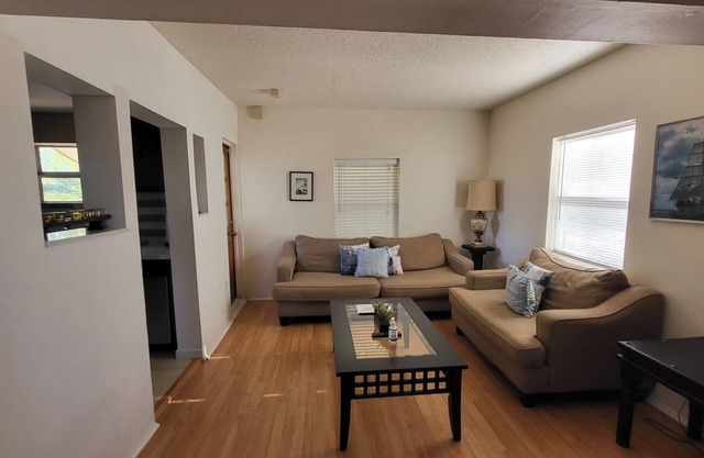 U2 - Private 2BR Walkup APT in DT PHX w/pkg