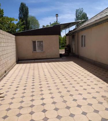 Ular guest house