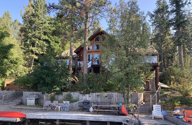 Ultimate Lakeside Retreat on Flathead Lake near Glacier National Park