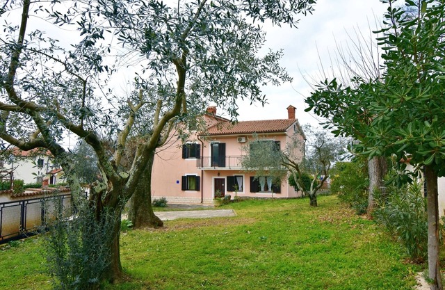 Umag Valica holiday home, near the beach, 3 bedrooms 3 bathrooms for groups
