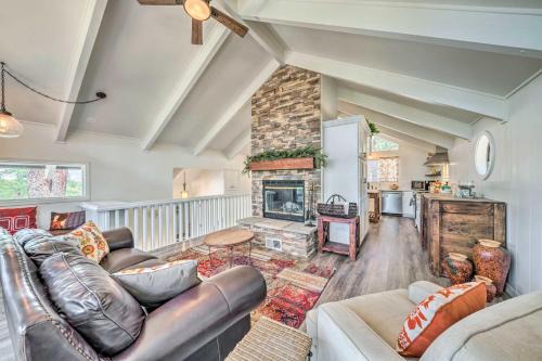 ﻿Unique and Modern Alto Home with Private Hot Tub!