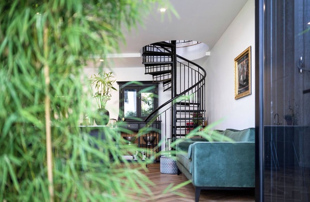 UNIQUE- Boutique Designer - The Barn Paddington