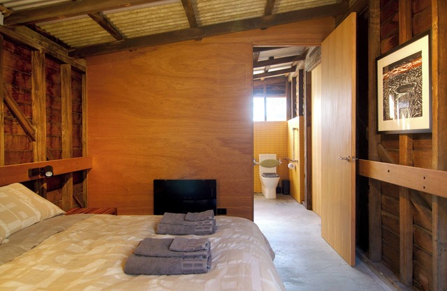 Unique private accessible guestsuite architect designed urban cabin, Launceston.