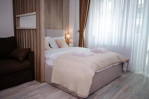 Unirea Towers Deluxe Apartment Modern & Chic