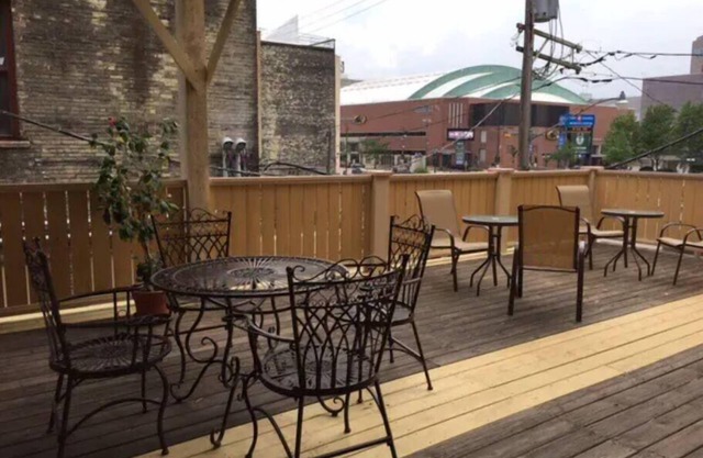 Unit B- Large Condo w/Patio/Old World 3rd+Fiserv