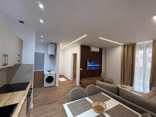Univers City Apartment