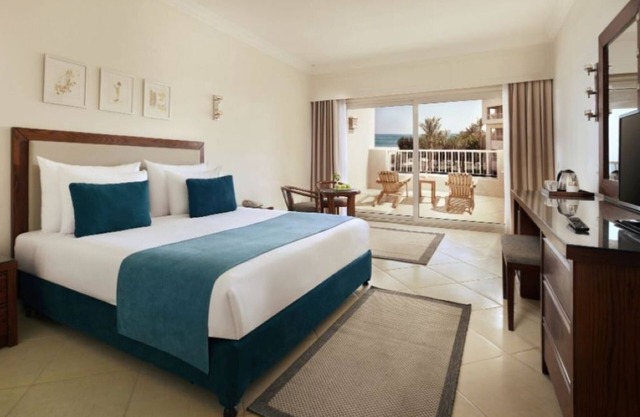 Unwind at the Beach with Spa, Kids Club, Pool & Dinner Shows