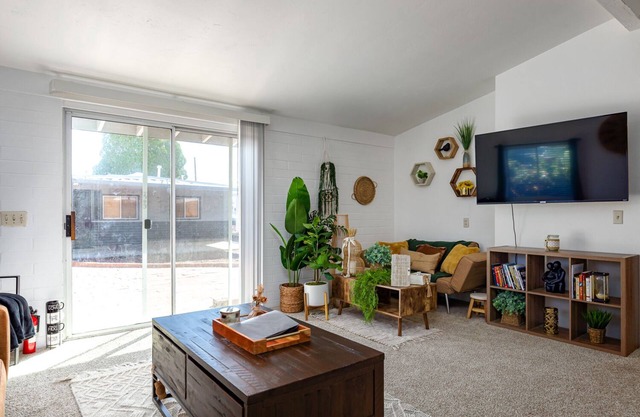 Update 2 BR Townhome in Tucson | Laundry