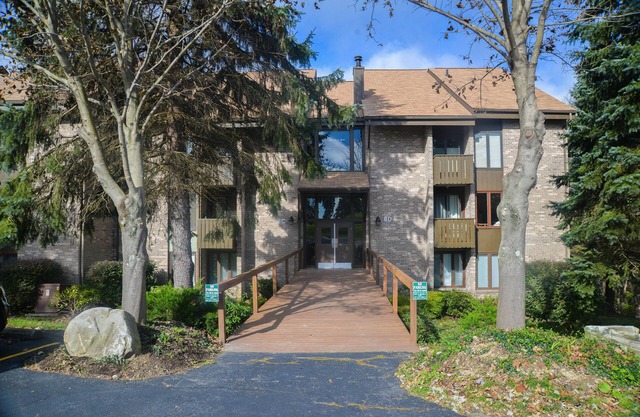 Updated 2BR/2BA Condo w/Golf, Spa & Shuttle to 7Springs Lodge/Slopes; Pool Open
