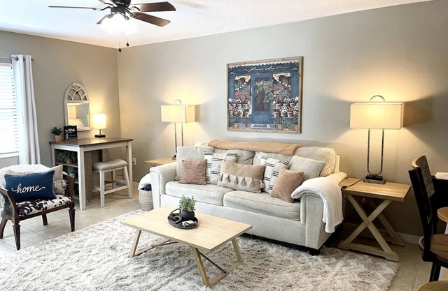 Updated Centrally Located Suite 839