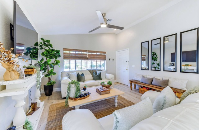 Updated Gilbert Home w/Covered Patio