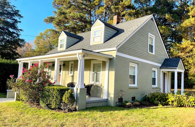 Updated Historic Home 2Mins from downtown Wake Forest
